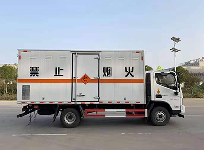 于洪爆破器材运输车